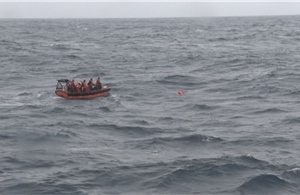 Bàn giao thi thể thuyền viên nước ngoài gặp nạn trên biển