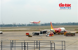 Tân Sơn Nhất hai lần tạm dừng cất, hạ cánh do phát hiện drone