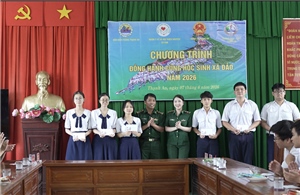Bộ đội Biên phòng TP Hồ Chí Minh đồng hành cùng học sinh xã đảo Thạnh An