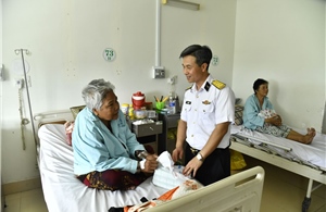 Hỗ trợ bệnh nhân khó khăn nhân Ngày Gia đình Việt Nam
