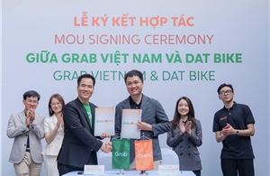 Grab Việt Nam và Dat Bike hợp tác hỗ trợ tài xế công nghệ chuyển đổi xanh