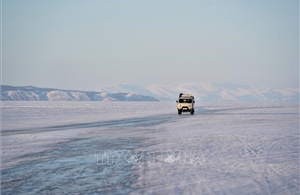 Nga: Xe chở khách du lịch lao xuống hồ Baikal, nhiều người thiệt mạng