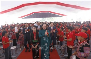 Phó Chủ tịch nước dự Lễ khai giảng tại Trường Phổ thông nội trú TH và THCS Chiềng Sơn, Sơn La 