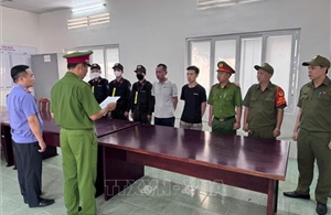 Tạm giữ các đối tượng gây rối trật tự công cộng, cướp giật tài sản