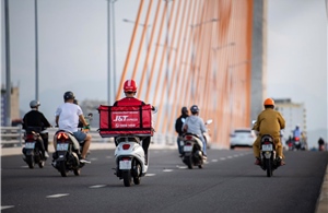 Nắng nóng, giao mùa thúc đẩy nhu cầu gửi hàng cá nhân tiện lợi