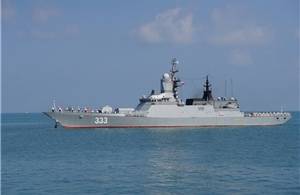 Hai chiến hạm Nga thăm Campuchia