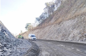 Biến động giá xăng dầu gây áp lực lên các dự án đầu tư xây dựng và bảo trì đường bộ