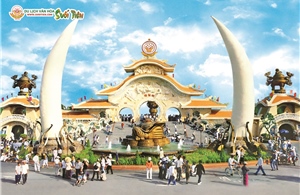 Suối Ti&ecirc;n với h&agrave;nh tr&igrave;nh 30 năm từ l&acirc;m trại nu&ocirc;i trăn đến biểu tượng du lịch văn h&oacute;a Việt