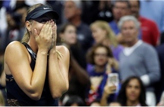 Xem Sharapova bật khóc khi loại hạt giống số 2 Halep ngay ở vòng 1 US Open 2017