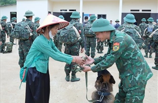 Lực lượng Quân khu 2 rút khỏi thôn Làng Nủ