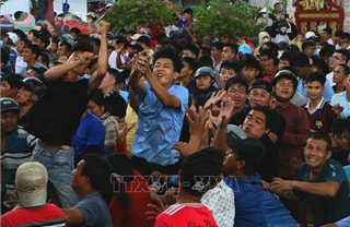 Cà Mau: Náo nhiệt lễ hội 'thí vàng' tại miếu Ông Bổn