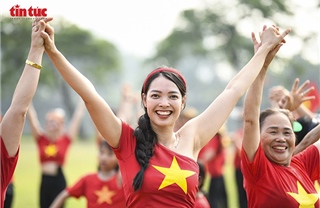 Màn xếp hình bản đồ Việt Nam ấn tượng tại Festival Yoga Hà Nội 2025