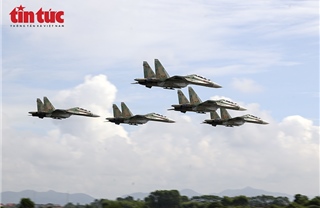 SU-30MK2 luyện tập bay đội hình đặc biệt chào mừng 80 năm Quốc khánh