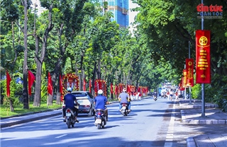 Hà Nội rực rỡ cờ hoa, hân hoan đón Tết Độc lập 