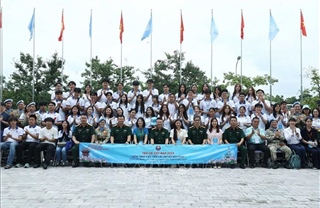 Giao lưu thanh niên, sinh viên kiều bào với Cục Gìn giữ hòa bình Việt Nam