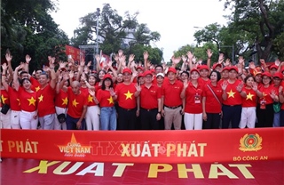 Phát động sự kiện đi bộ trên toàn quốc &#39;Cùng Việt Nam tiến bước&#39;