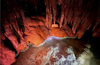 Động Gyokusendo - Kỳ quan thạch nhũ tráng lệ ở Okinawa (Nhật Bản)