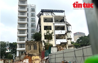 Hiện trạng giải phóng mặt bằng quảng trường phía Đông hồ Hoàn Kiếm