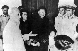 Chủ tịch Hồ Chí Minh với Công an nhân dân