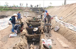 Khai quật khẩn cấp hai thuyền cổ độc đáo trong lịch sử khảo cổ học Việt Nam