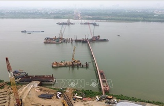 Không khí thi công khẩn trương trên công trường dự án cầu Ngọc Hồi