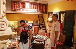 'Tour Yêu nước': Chạm vào ký ức Hà Nội một thời