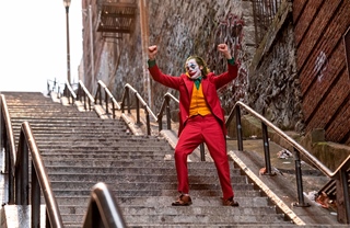 Giải Oscar Nam diễn viên xuất sắc nhất thuộc về Joaquin Phoenix trong phim Joker