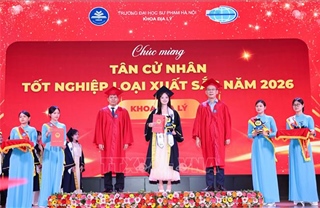 Trường Đại học Sư phạm Hà Nội trao bằng cử nhân tốt nghiệp năm 2026