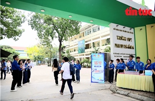 Hơn 103.000 sĩ tử Hà Nội bước vào cuộc đua &#39;nóng nhất năm&#39;, giành suất vào lớp 10