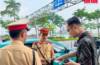 Lái xe lưu ý việc dừng đỗ xe để tránh bị xử phạt trên đường Võ Chí Công