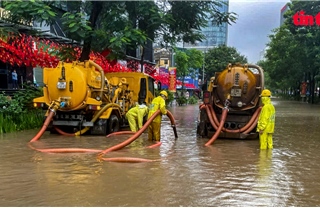 Công nhân thoát nước Hà Nội căng mình ứng trực bão số 5 và phục vụ Đại lễ A80