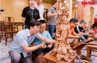 &#39;Không gian truyền thống và sáng tạo&#39; thu hút hàng nghìn du khách dịp 2/9