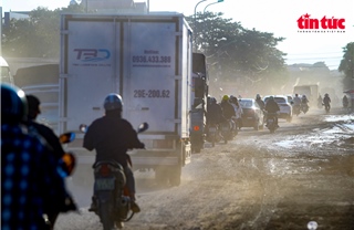 Thi công Vành đai 4 qua Quốc lộ 6 làm &#39;khó&#39; người dân