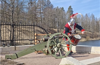 Hồi sinh truyền thống pháo binh thế kỷ XVIII tại lâu đài cổ nước Nga