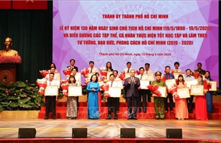 TP Hồ Chí Minh: Trao huy hiệu Đảng đợt 19/5 cho 2.420 đảng viên