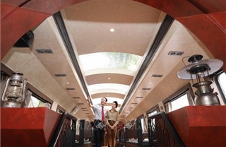 Tàu hỏa du lịch 2 tầng &#39;The Hanoi Train&#39; , điểm nhấn mới của Hà Nội dịp 80 năm Quốc khánh