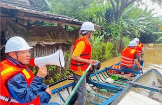 Mưa lũ gây ngập, chia cắt nhiều nơi ở Quảng Ngãi