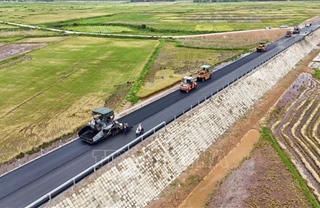 Hà Tĩnh: Nỗ lực đưa dự án Quốc lộ 8C về đích trước ngày 30/6