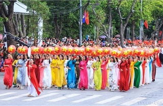 Phụ nữ Việt Nam: Từ truyền thống anh hùng đến khát vọng cống hiến