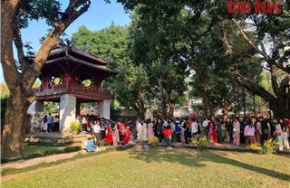 Miễn phí vé tham quan, khách tăng đột biến tại một số điểm di tích tại Hà Nội