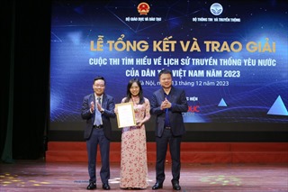 Trao giải cuộc thi Tìm hiểu về lịch sử truyền thống yêu nước của dân tộc Việt Nam