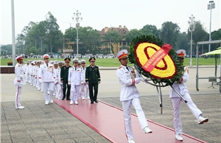 Quân chủng Hải quân báo công dâng Bác nhân kỷ niệm 70 năm Ngày thành lập