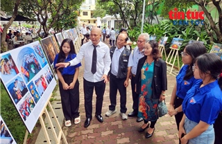 Ra mắt hai tác phẩm ảnh về di sản văn hóa và biển đảo Việt Nam