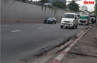 TP Hồ Chí Minh: Hầm chui Nguyễn Văn Linh xuống cấp sau 9 tháng đưa vào sử dụng