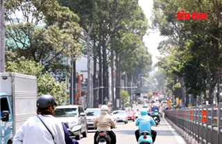 TP Hồ Chí Minh đối mặt nắng nóng 37 độ C, người dân cần phòng sốc nhiệt