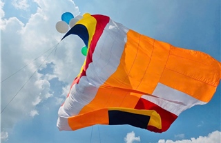 Thượng đại Phật kỳ lớn nhất thế giới tại Đại lễ Vesak Liên hợp quốc 2025