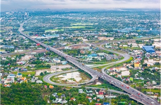 Cận cảnh tuyến cao tốc kết nối TP Hồ Chí Minh với các tỉnh miền Tây trước khi được mở rộng