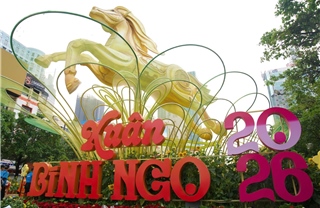 TP Hồ Chí Minh: Ngắm linh vật bên trong Đường hoa Nguyễn Huệ trước giờ G