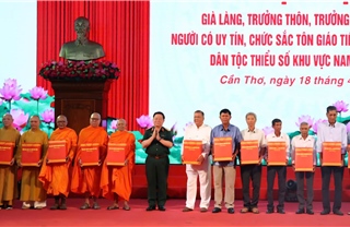 Già làng, người uy tín trở thành điểm tựa đoàn kết trong xây dựng 'thế trận lòng dân'