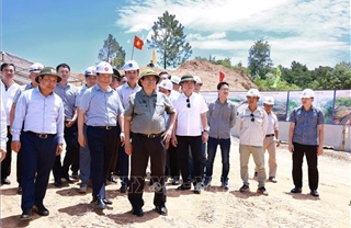 Thủ tướng Phạm Minh Chính kiểm tra dự án giao thông trọng điểm tại Quảng Bình 